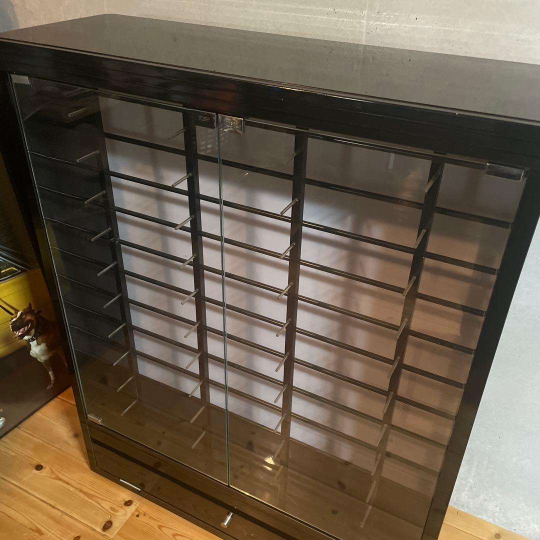 AYAYA　サングラス　キャビネット