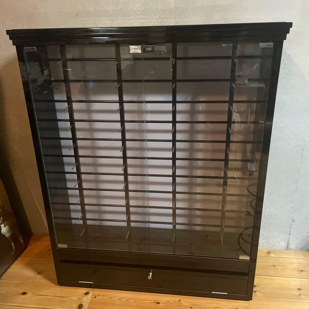 AYAYA　サングラス　キャビネット