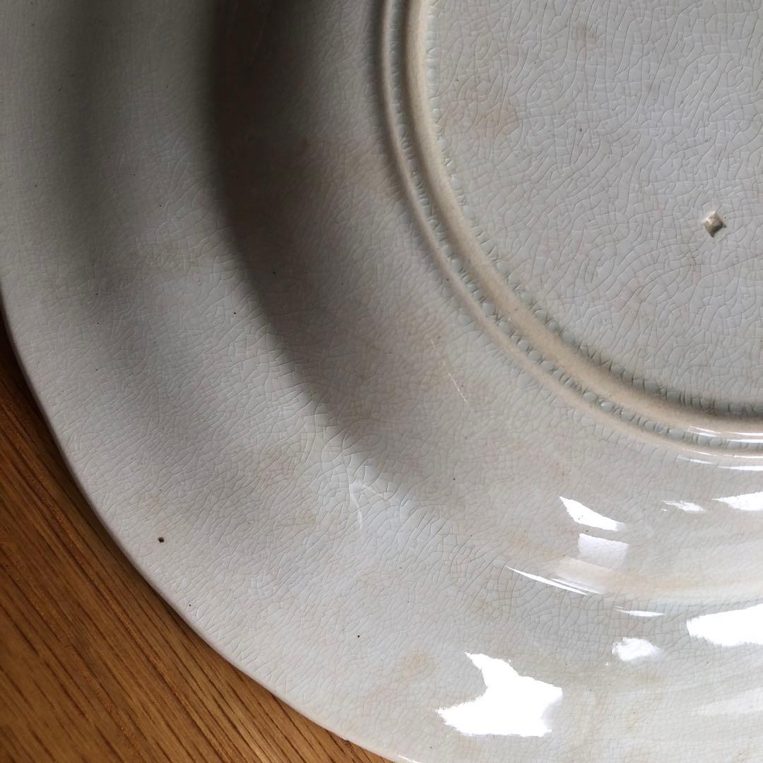 ボルドー 程よく色付いた枯れ感のあるレリーフプレート 深皿 フランスアンティーク