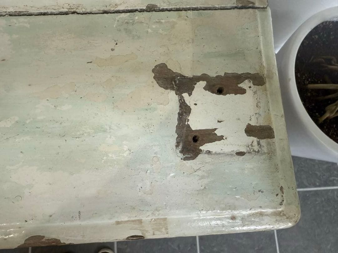 フランスアンティーク　シャビーシックなペイントの木製テーブル