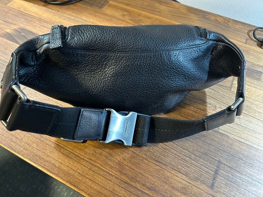 COACH ブラック　ボディバッグ　ウエストポーチ　ショルダーバッグ　コーチ
