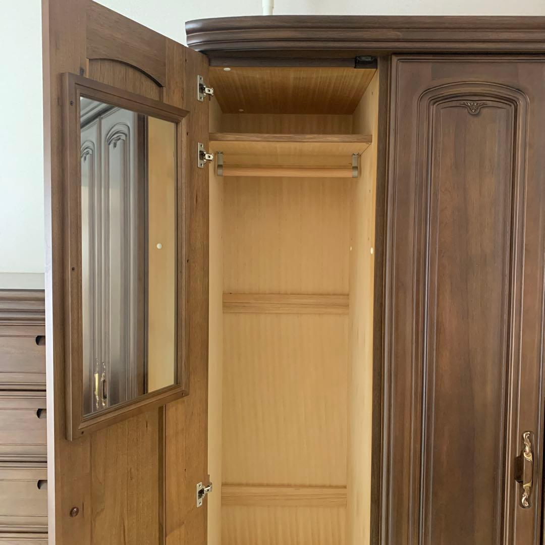 木製　洋服タンス　3枚扉　引出/鏡/ハンガーポール付