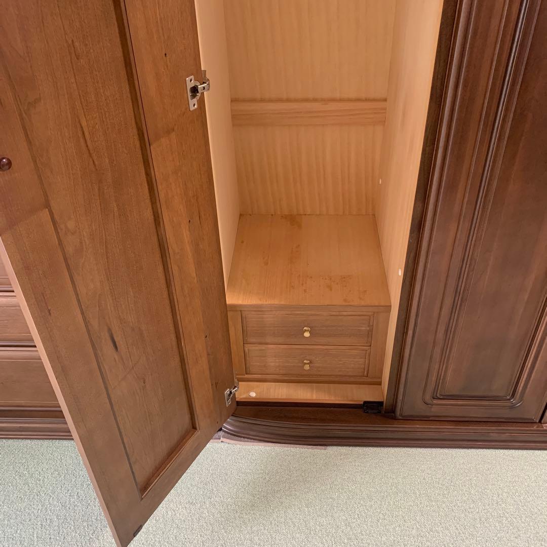 木製　洋服タンス　3枚扉　引出/鏡/ハンガーポール付