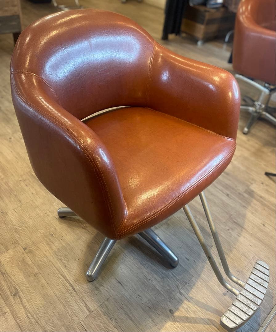 ② スタイリングチェア　セット椅子　美容椅子　サロン椅子　座椅子　　⚠️ジャンク品