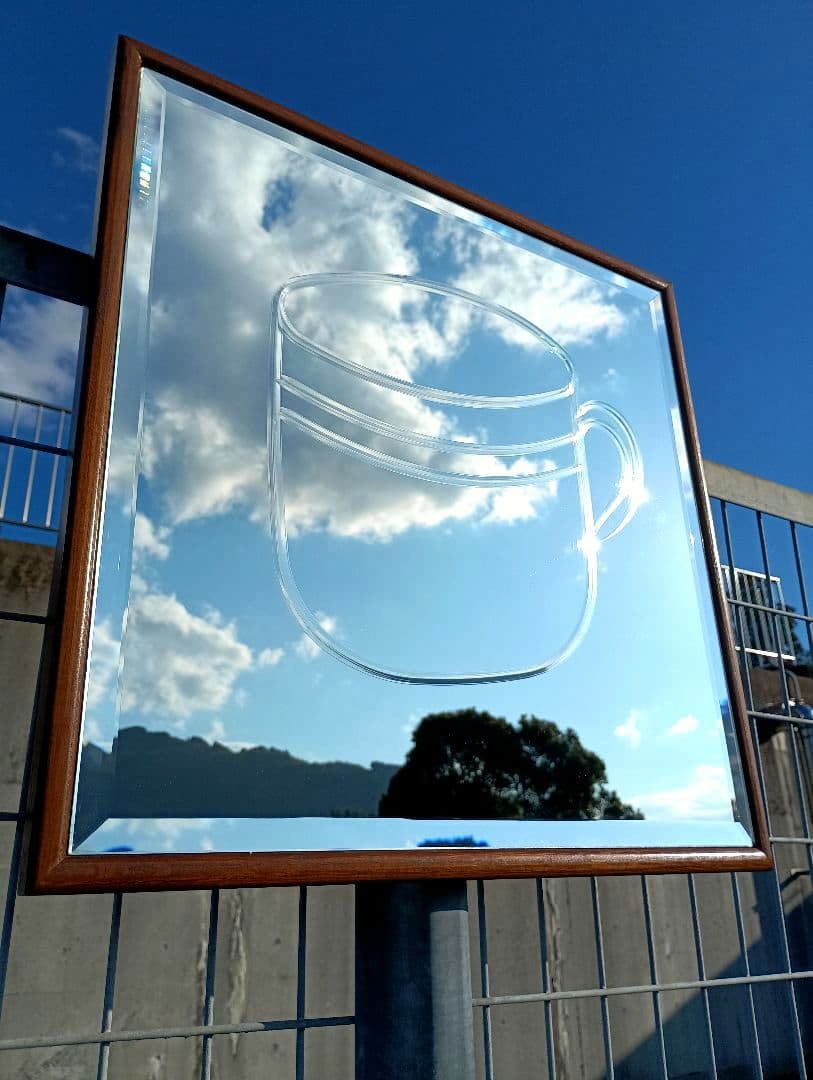 北欧　デザイナーズ　ウォールミラー　カットガラス　コーヒーカップ　モダン　チーク