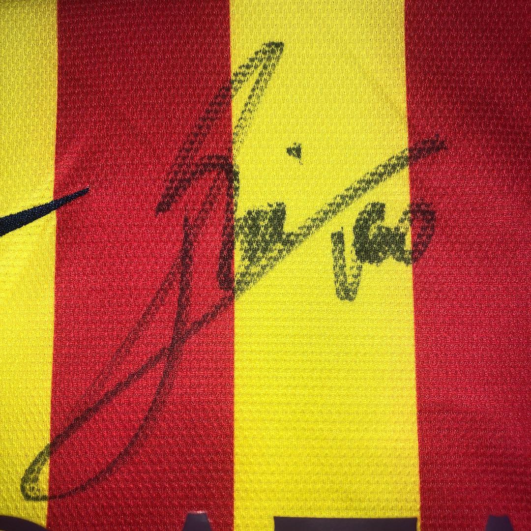 バルセロナ　メッシの直筆サイン　【本物】