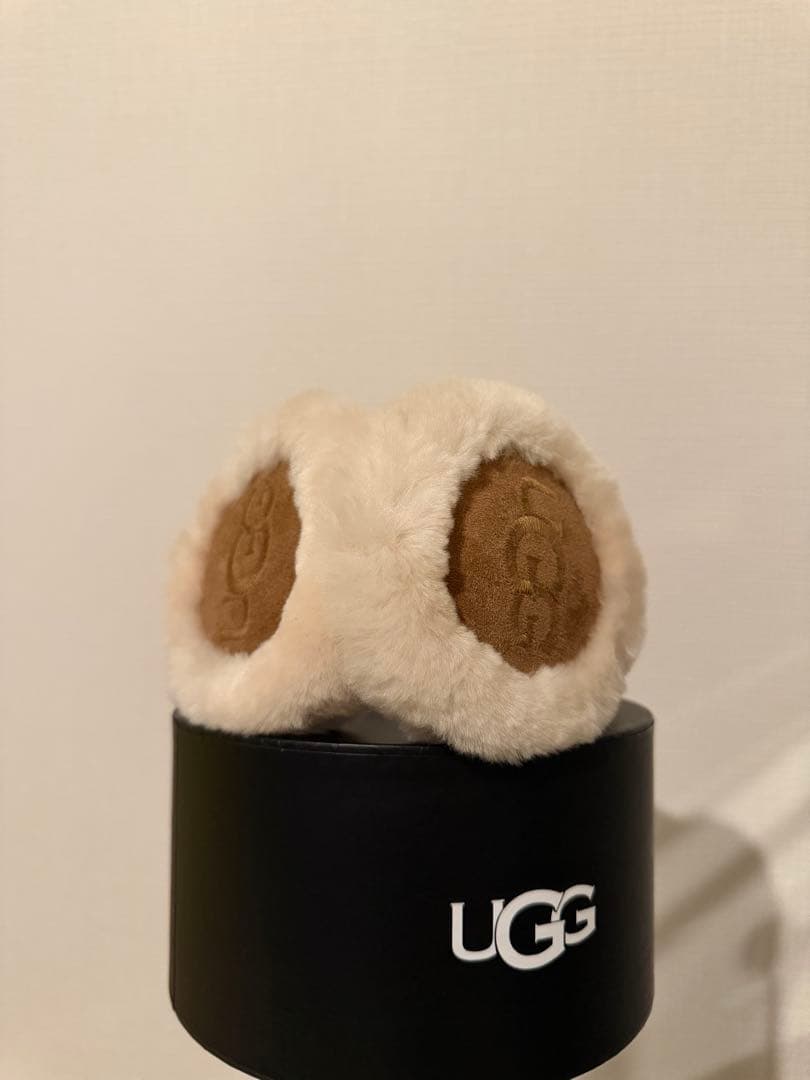 UGG フェイクファー耳あて ベージュ