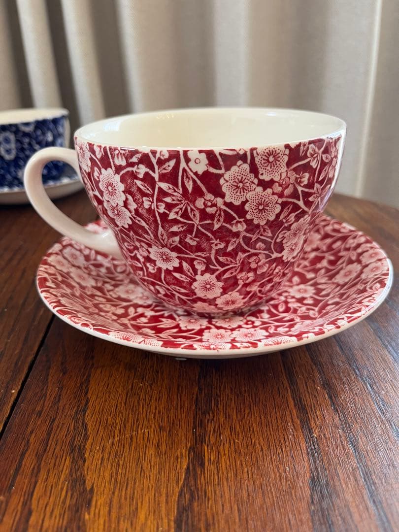 新品♪人気のBURLEIGH RED CALICO ブレック　ファーストカップ