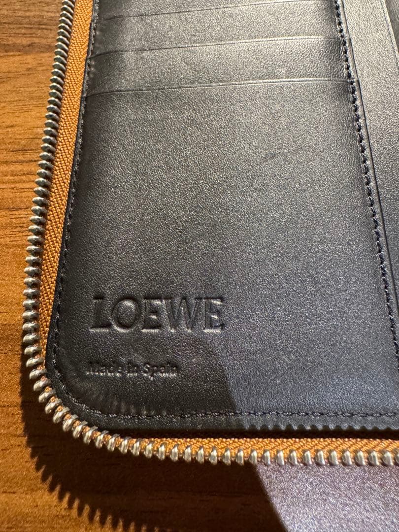 LOEWE ブランド オープン ウォレット グレインカーフ
