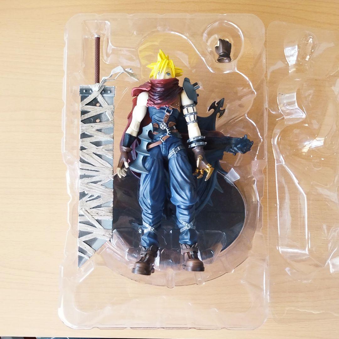 プレイアーツ クラウド キングダムハーツ ファイナルファンタジー