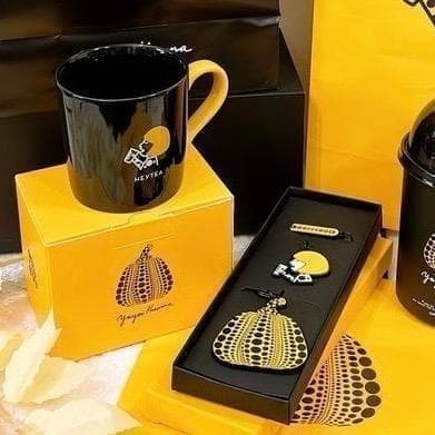 草間彌生　HEYTEA　マグカップ　キーホルダー　スリーブ　プラカップ　セット①