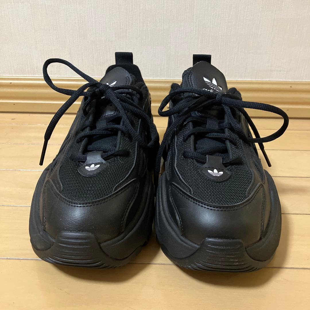 adidasスニーカー24cm