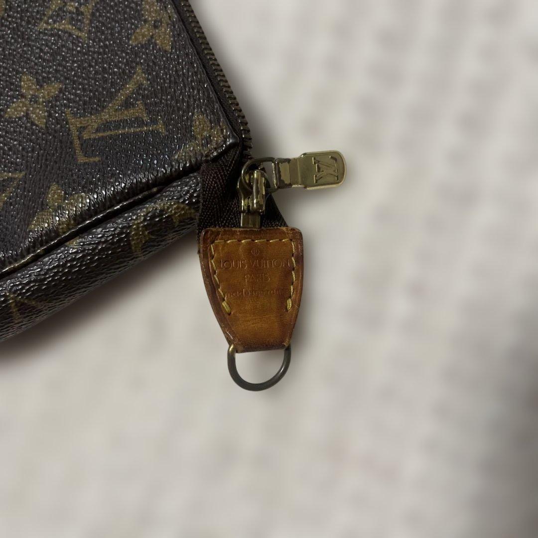 ルイヴィトン　ポシェットアクセサリーソワールモノグラム　LUIS VUITTON