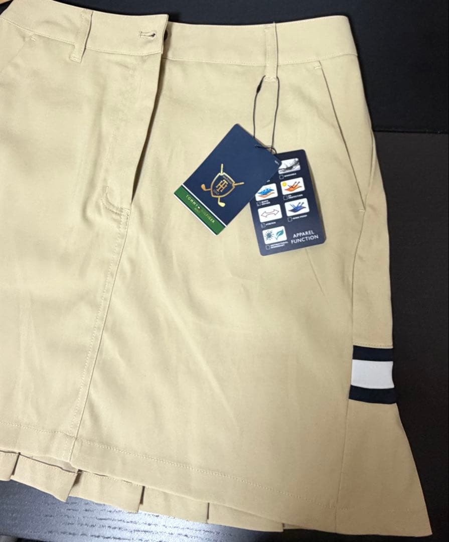 トミーヒルフィガー　ゴルフスカート　サイズL 新品未使用　ベージュ