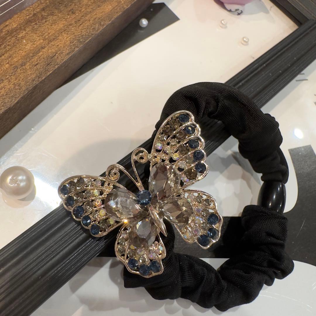 一点物★⭐︎ヘアゴム490キラキラストーンと合金透かし蝶々ビジューヘアゴム高級立体