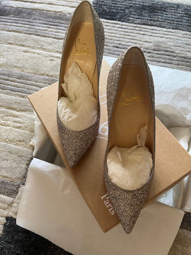 新品Christian Louboutin シルバー　ハイヒール24時間以内発送