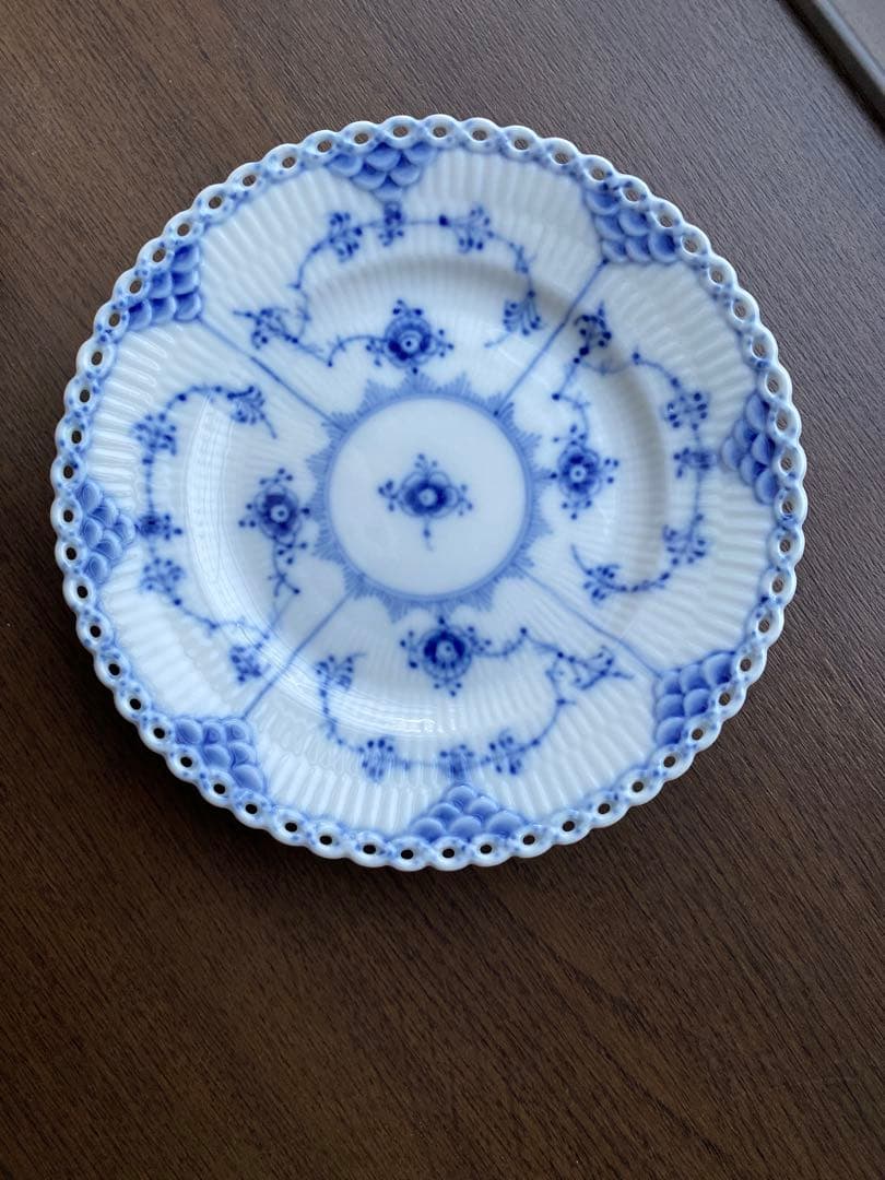 ロイヤルコペンハーゲンブルーフルーテッドフルレース1/1088①