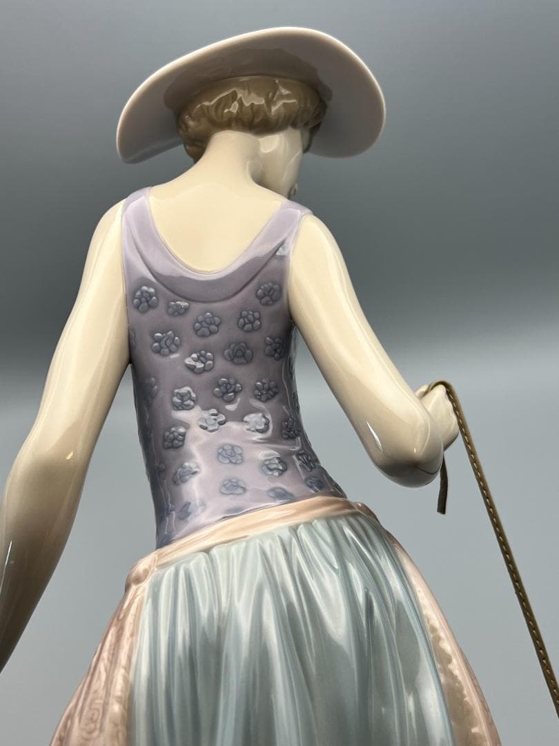 【海】リヤドロ　5802　優雅な散歩のひととき　置物　高約39cm LLADRO