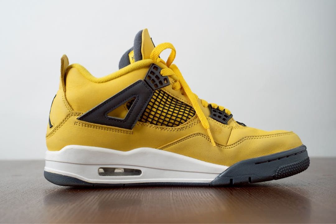 マ*ン様 値下げ！　Air Jordan 4 イエロー ブラック