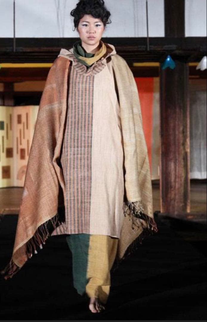 うさとの服  usaato ヘンプコットン 黒檀染め 大判ストール 新品同様