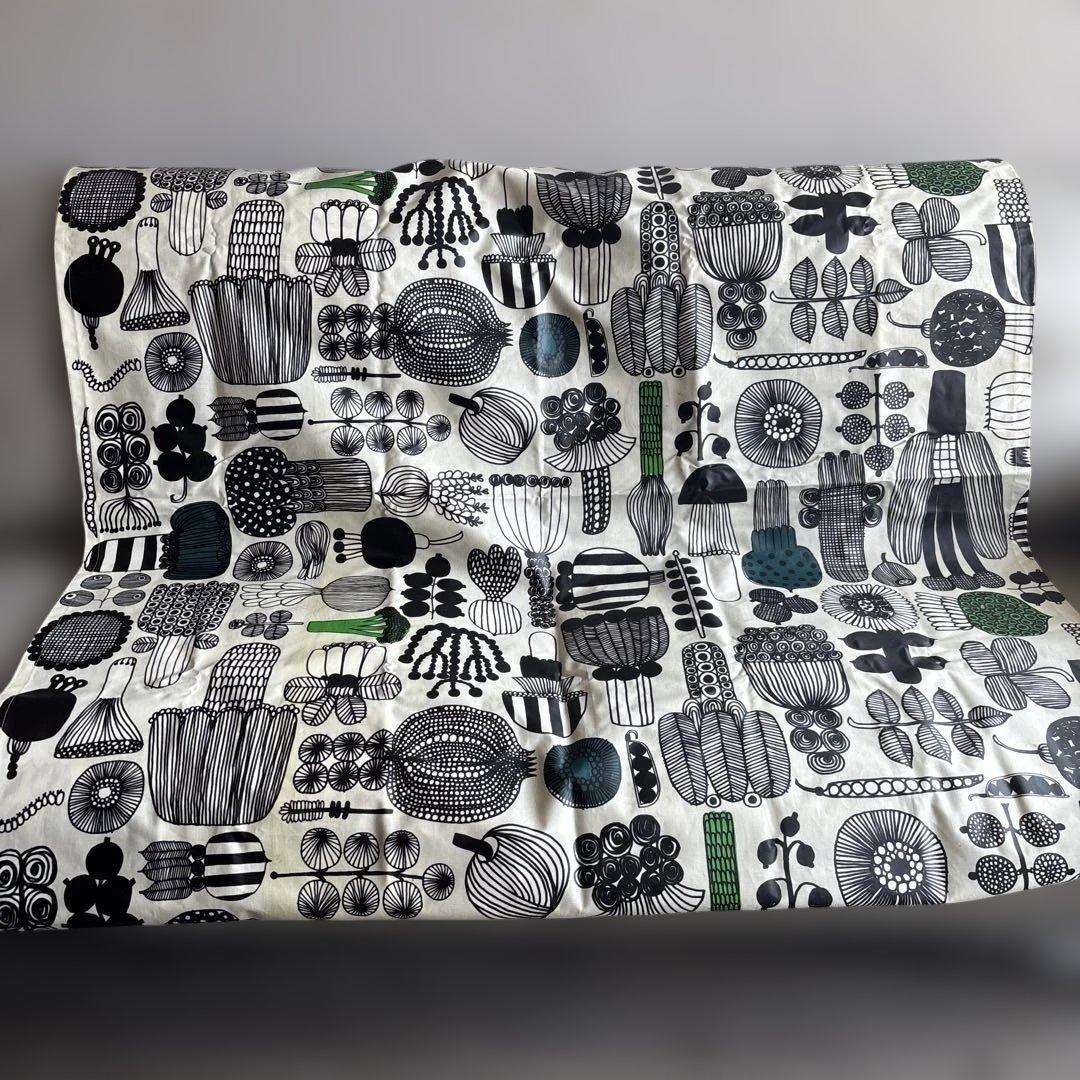 こめちゃんさん特大　マリメッコmarimekkoテーブルクロス　撥水生地