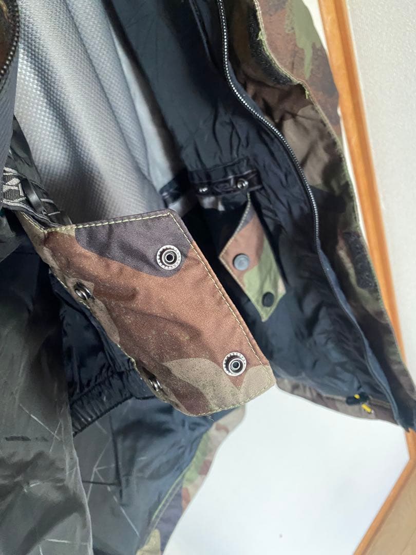 【美品】DAKINE スノーボード　ウェア　Mサイズ