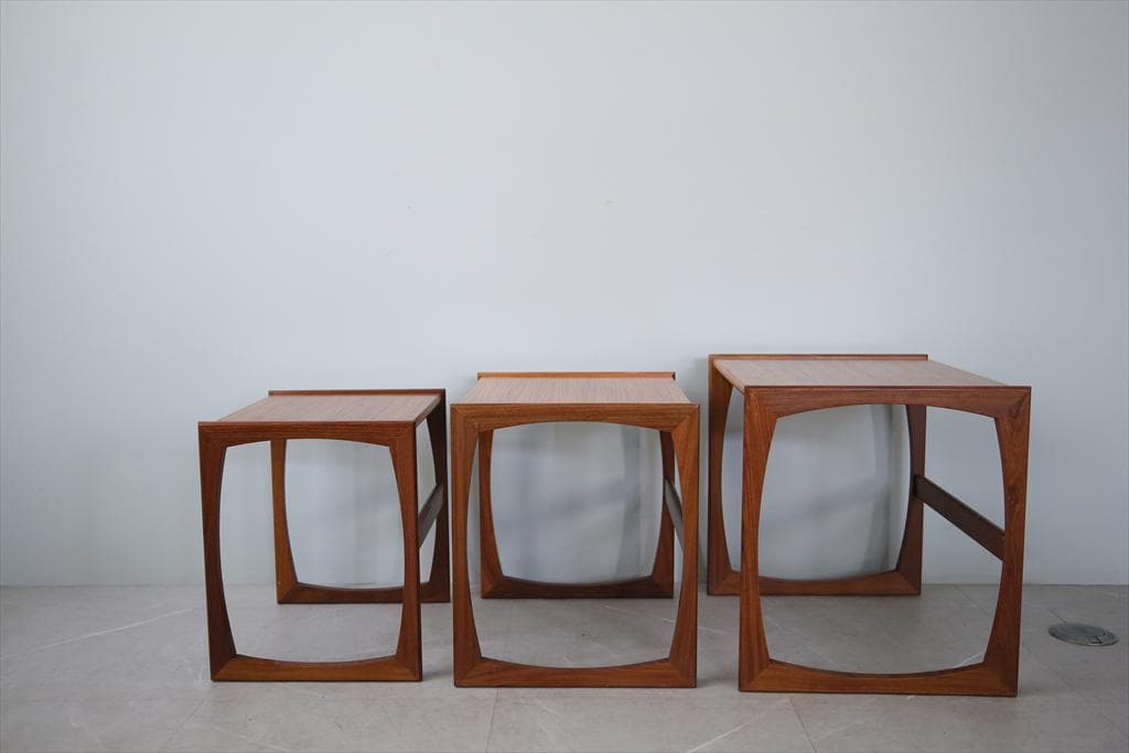 英国アンティークG-PLANジープランネストテーブル3台/収納机92-153)