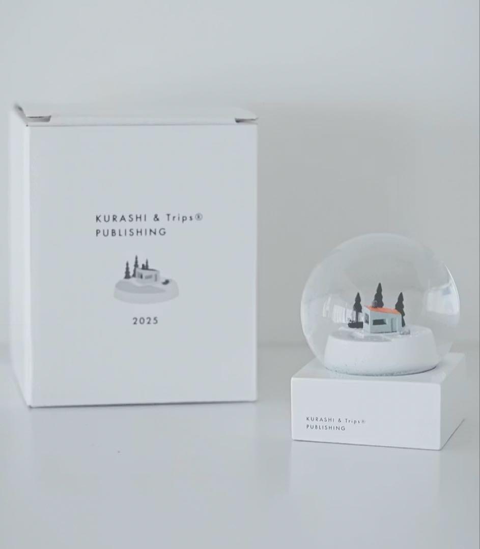完売！！北欧暮らしの道具店　【数量限定】スノードーム2025「湖畔の小屋で」