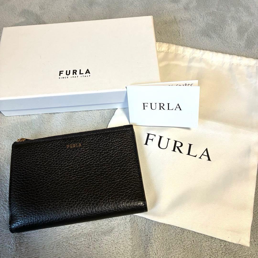 FURLA フルラ パスポートケース
