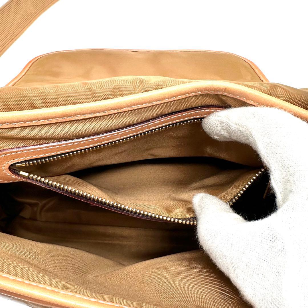 【希少】ハンティングワールド メッセンジャーバッグ バチューレザー ベージュ