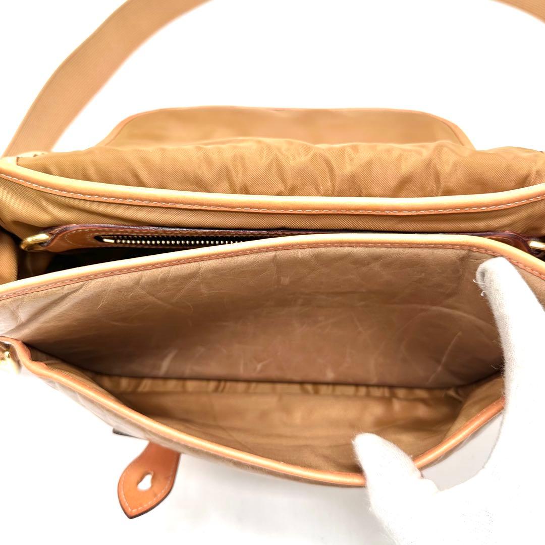 【希少】ハンティングワールド メッセンジャーバッグ バチューレザー ベージュ