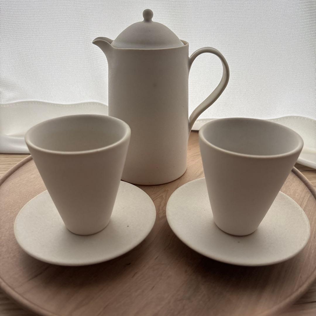 【新品】大和田友香 蓋付きピッチャー・カップ&ソーサー 2客 白マット