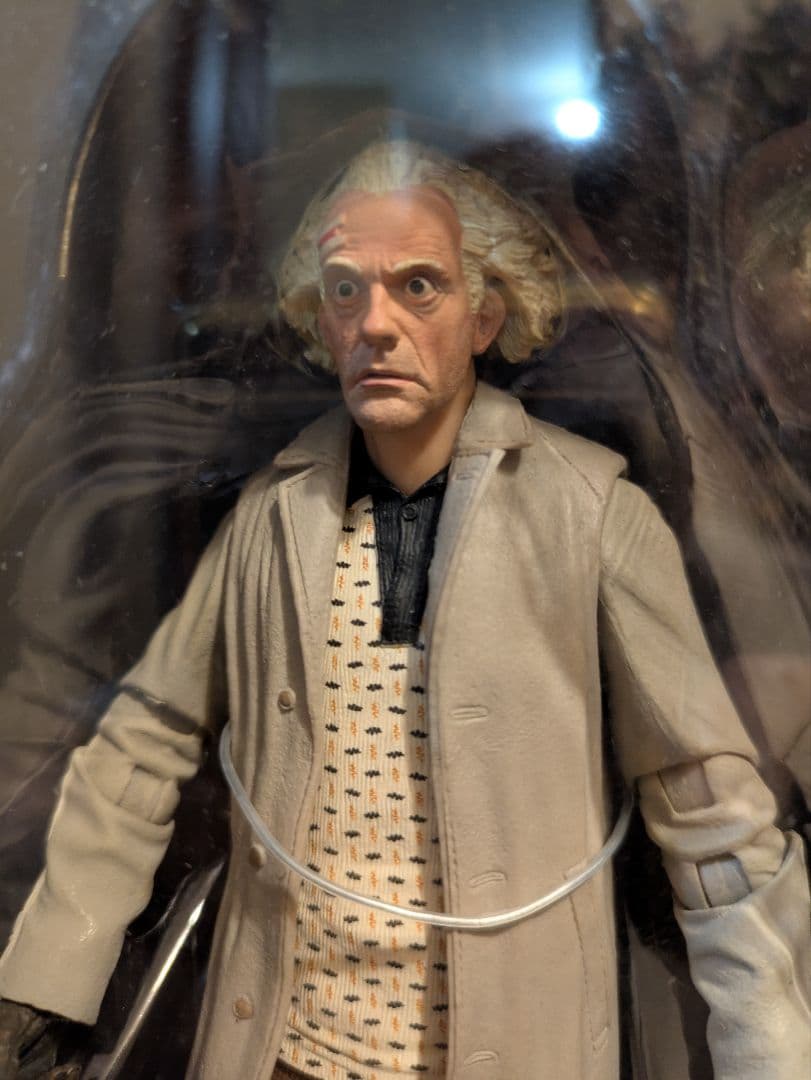 バック・トゥ・ザ・フューチャー フィギュア３対セット　デロリアン付き