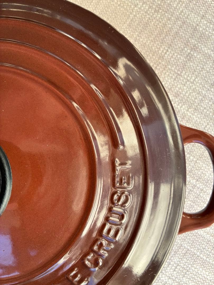 未使用品　ルクルーゼ　ココットロンド　20cm チェスナッツ　小キズあり