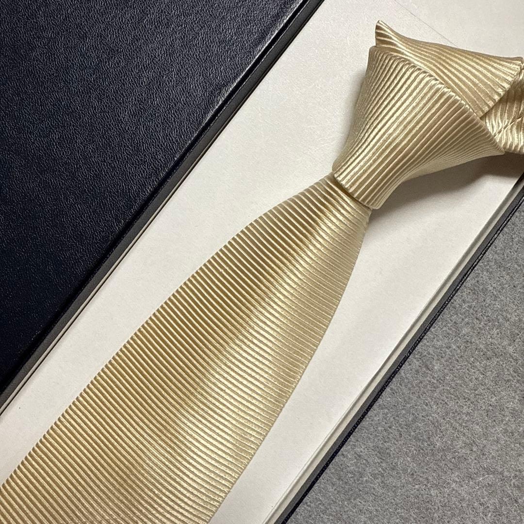 美品　トムフォード　ネクタイ　クリーム色　無地　結婚式