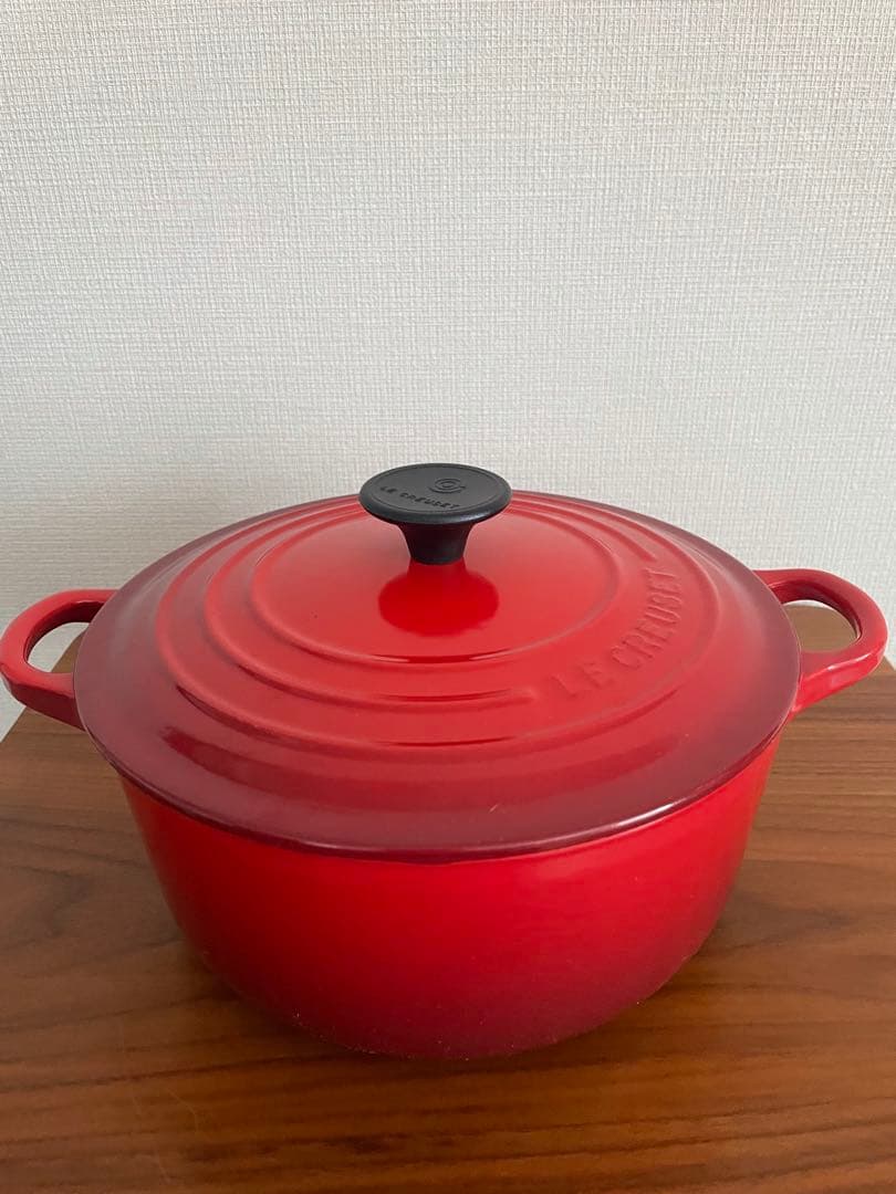 LE CREUSET ル・クルーゼ ２０チェリーレッド 赤 両手鍋ココットロンド