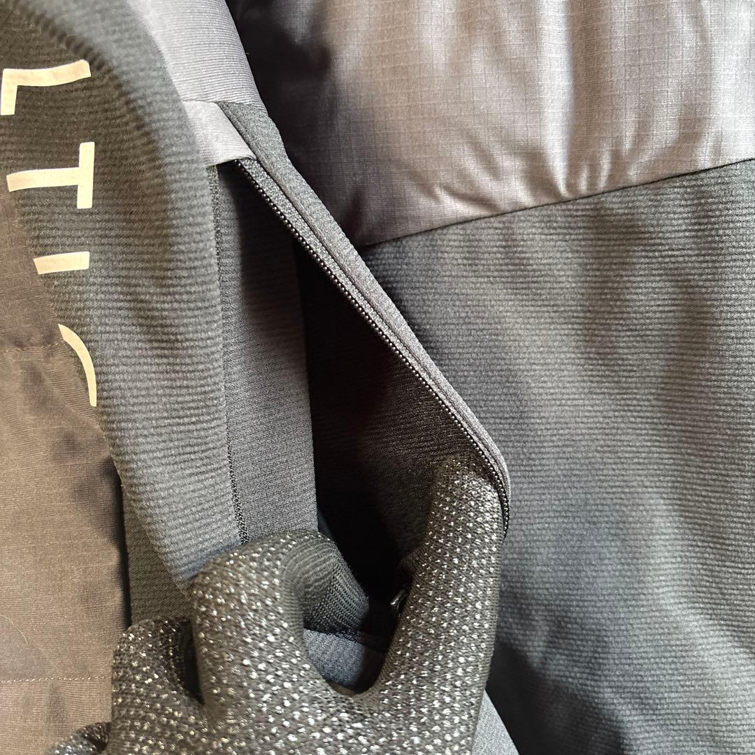 新品未使用✨ブリヂストン ULTICORE ベストL グレー　ゴルフウェア