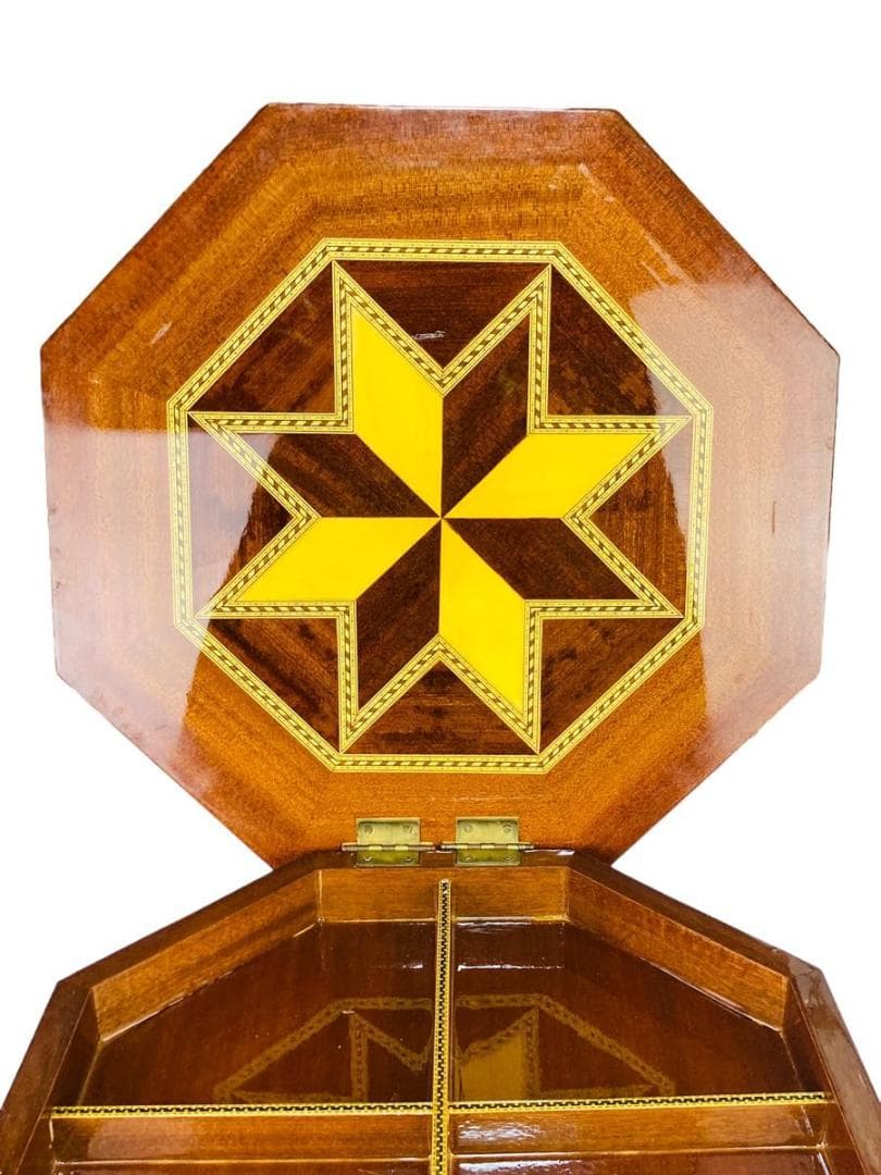 世界の民芸品 寄木細工のテーブル