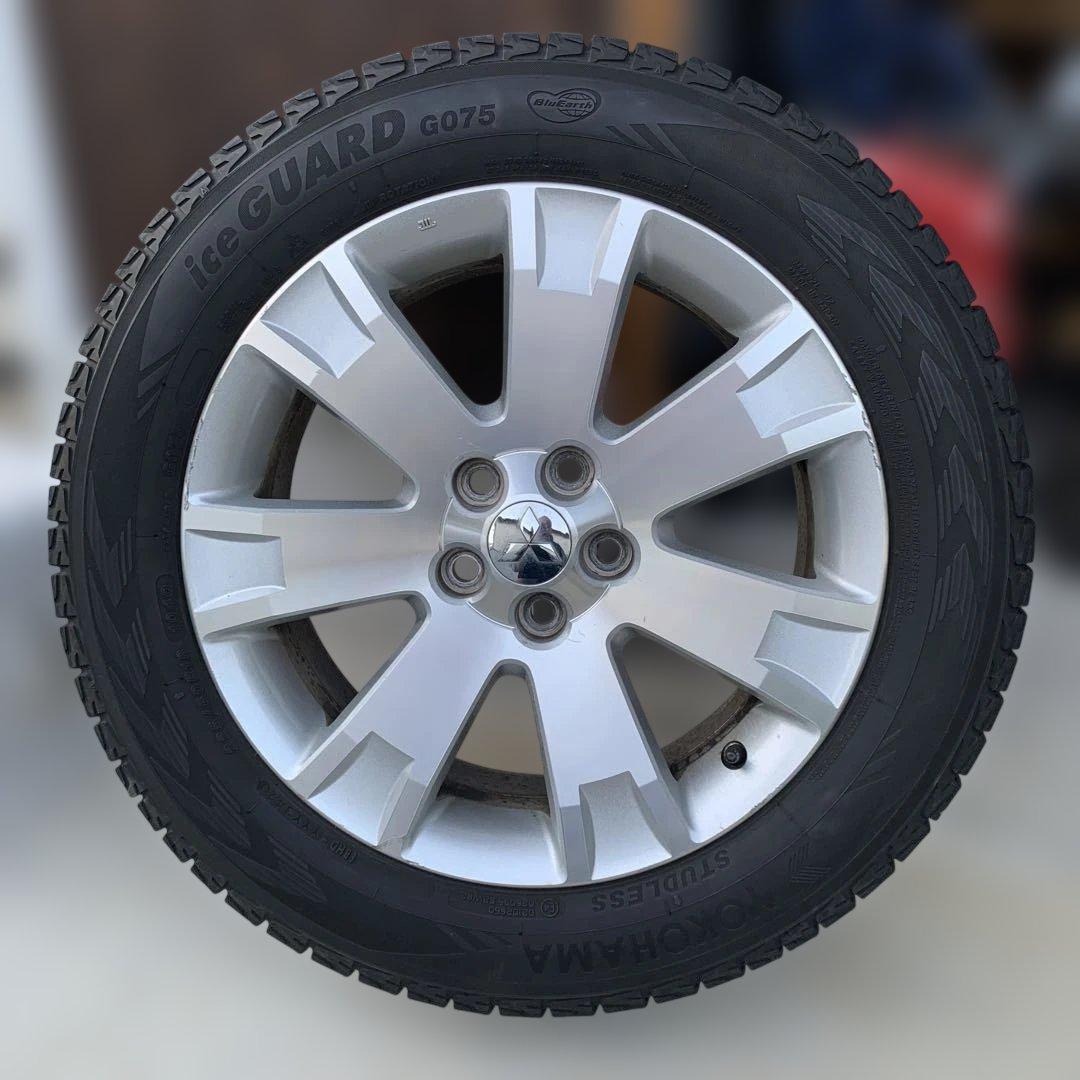 osaka様 デリカD5 スタッドレスタイヤ225/60-R18 純正ホイール