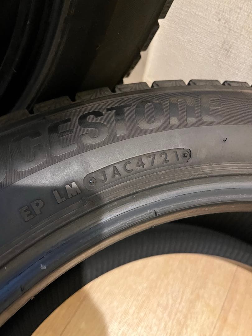 としかす 送料込21年製BSブリザッvrx3 215\55-17 ２本のみ