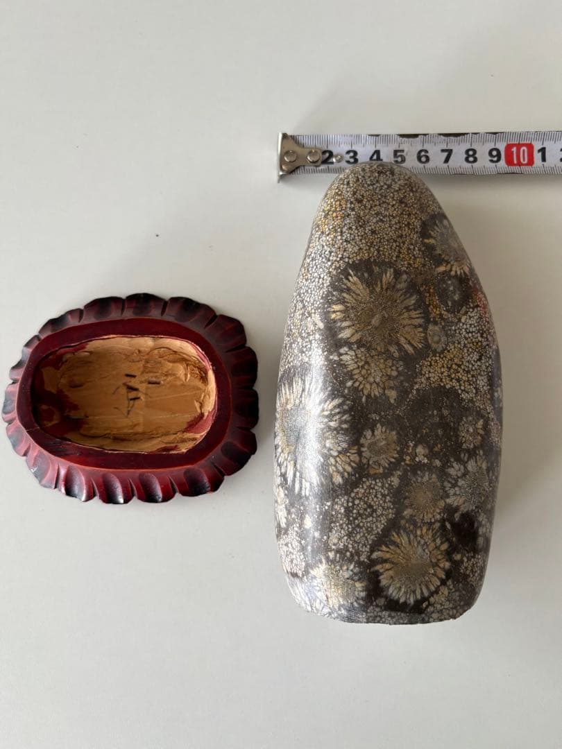 菊花石 木製台座付き