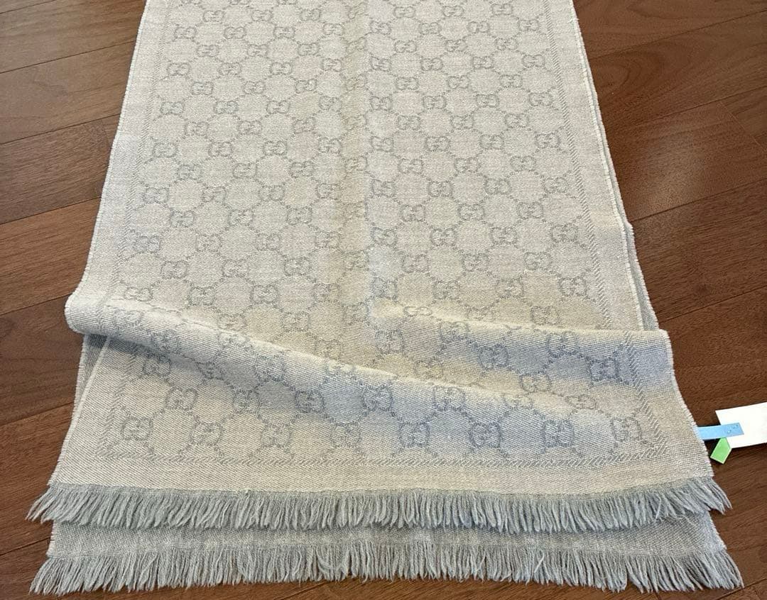 GUCCI GGパターン グレー マフラー　証明カード付き