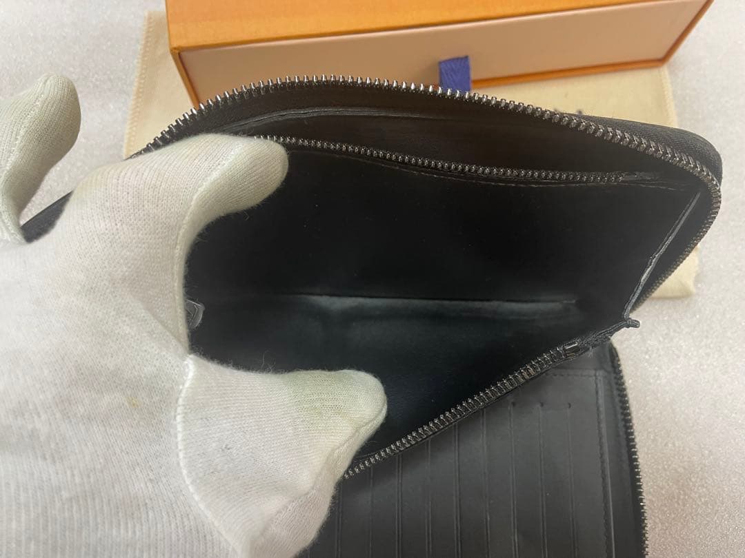 ナ*ン様 ルイヴィトン モノグラム シャドウ ジッピー ウォレット ヴェルティカ