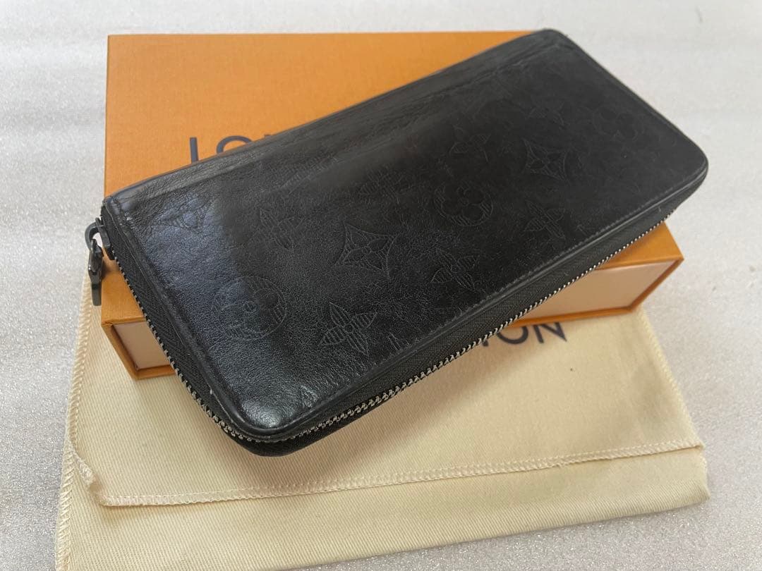 ナ*ン様 ルイヴィトン モノグラム シャドウ ジッピー ウォレット ヴェルティカ