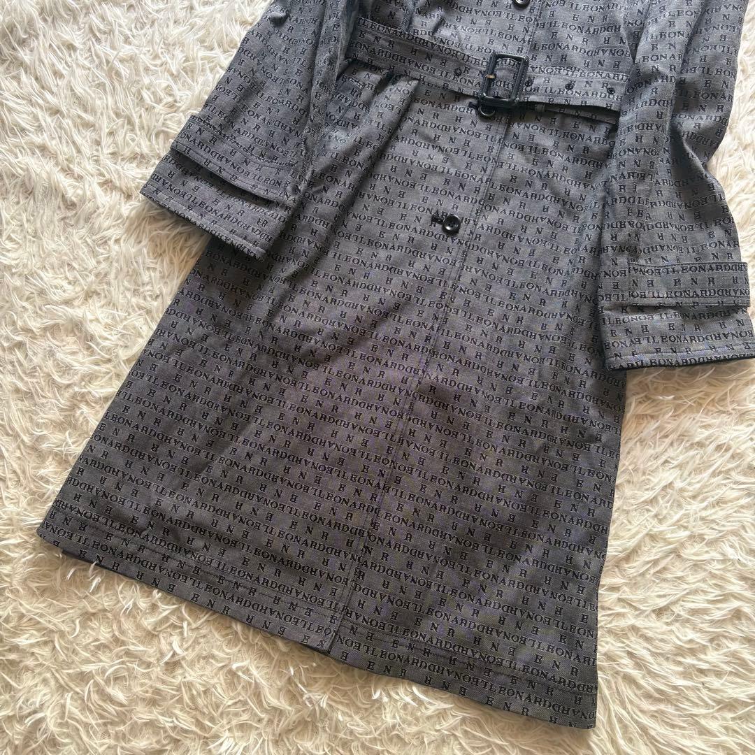 極美品✨レオナール　ロング丈　トレンチコート　シルク混　ロゴ総柄　XL相当　13