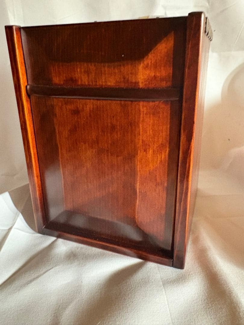 遊山箱　漆塗り