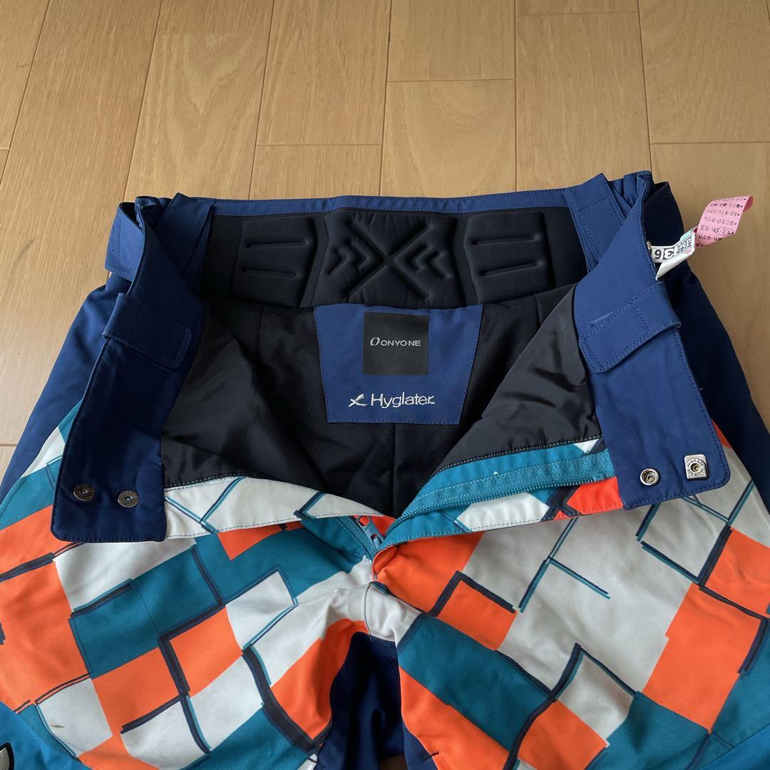 オンヨネ　ONYONE スキーウェア　デモチーム　サイズM 中古