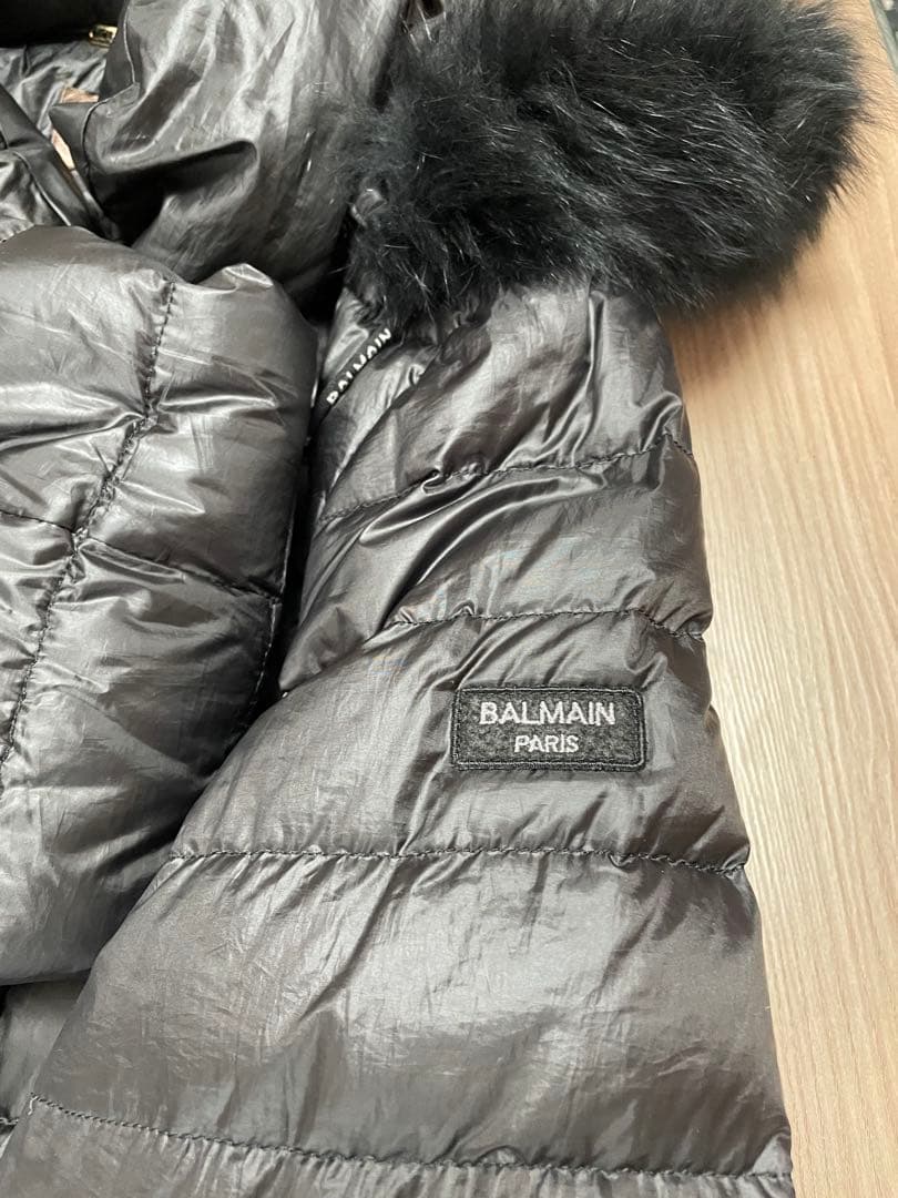 フード付き（取り外し可）黒ダウンジャケット