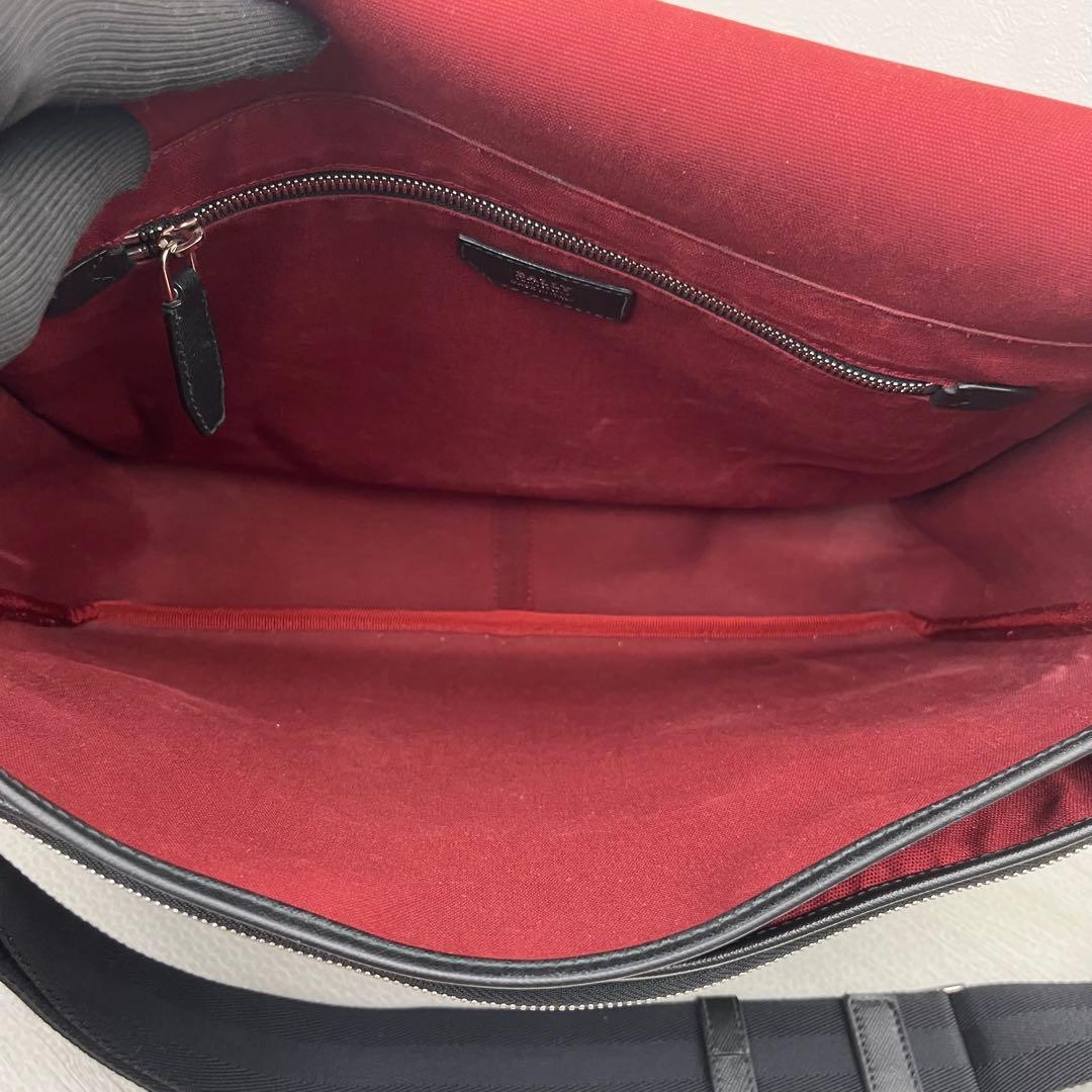 近年モデル・美品✨ BALLY バリー ショルダーバッグ メッセンジャーバッグ