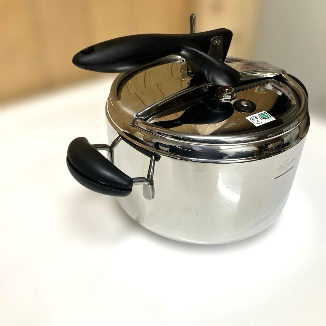 ESH013【未使用品】ステンレス 圧力鍋（Lagostina ）